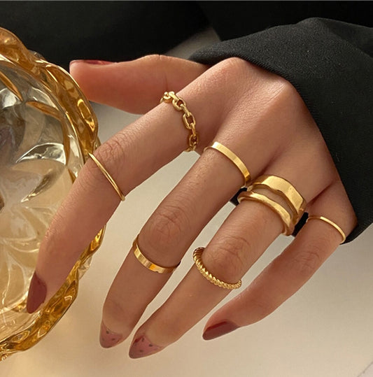 7-Piece Vintage Rings Set: Perfect Gift for Women